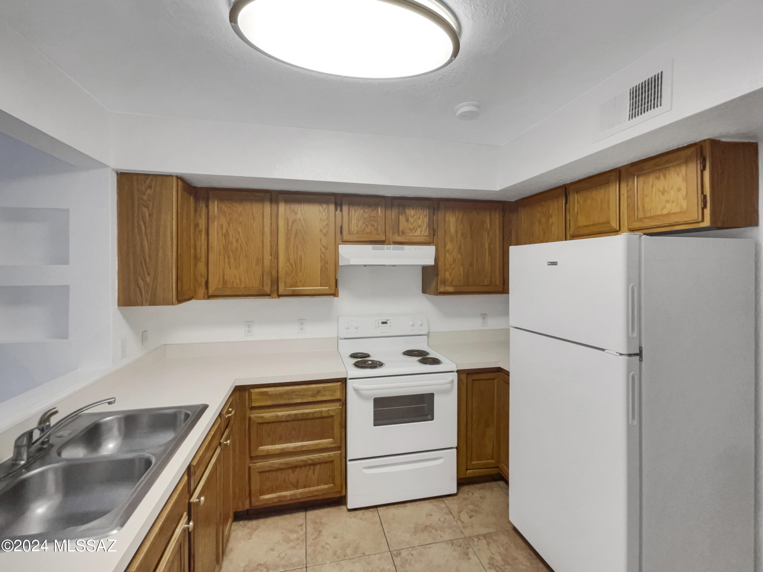 2744 North Country Club Road, Unit 109 Tucson, AZ 85716 - Photo 7 of 17 Gallery Image 7