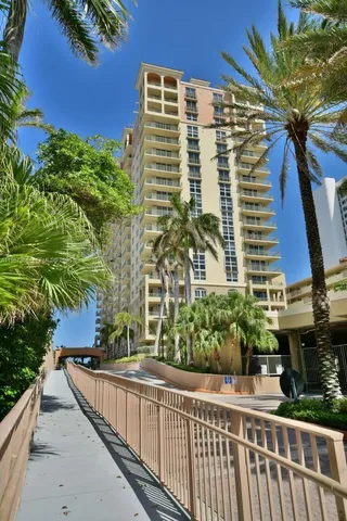 $3,450 | 2080 South Ocean Drive, Unit 303, Hallandale Beach, FL 33009