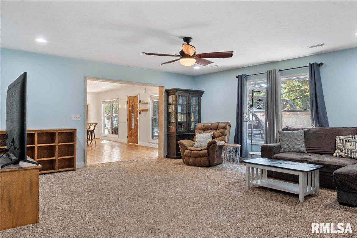 2623 Hilltop Road Springfield, IL 62712 - Photo 17 of 49