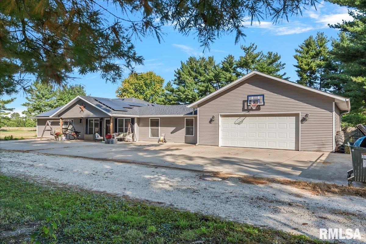 2623 Hilltop Road Springfield, IL 62712 - Photo 3 of 49