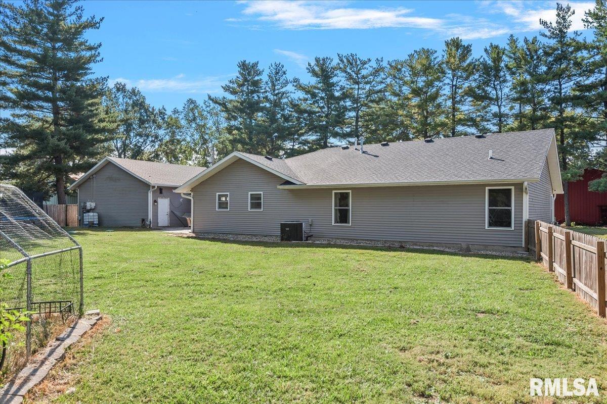 2623 Hilltop Road Springfield, IL 62712 - Photo 37 of 49