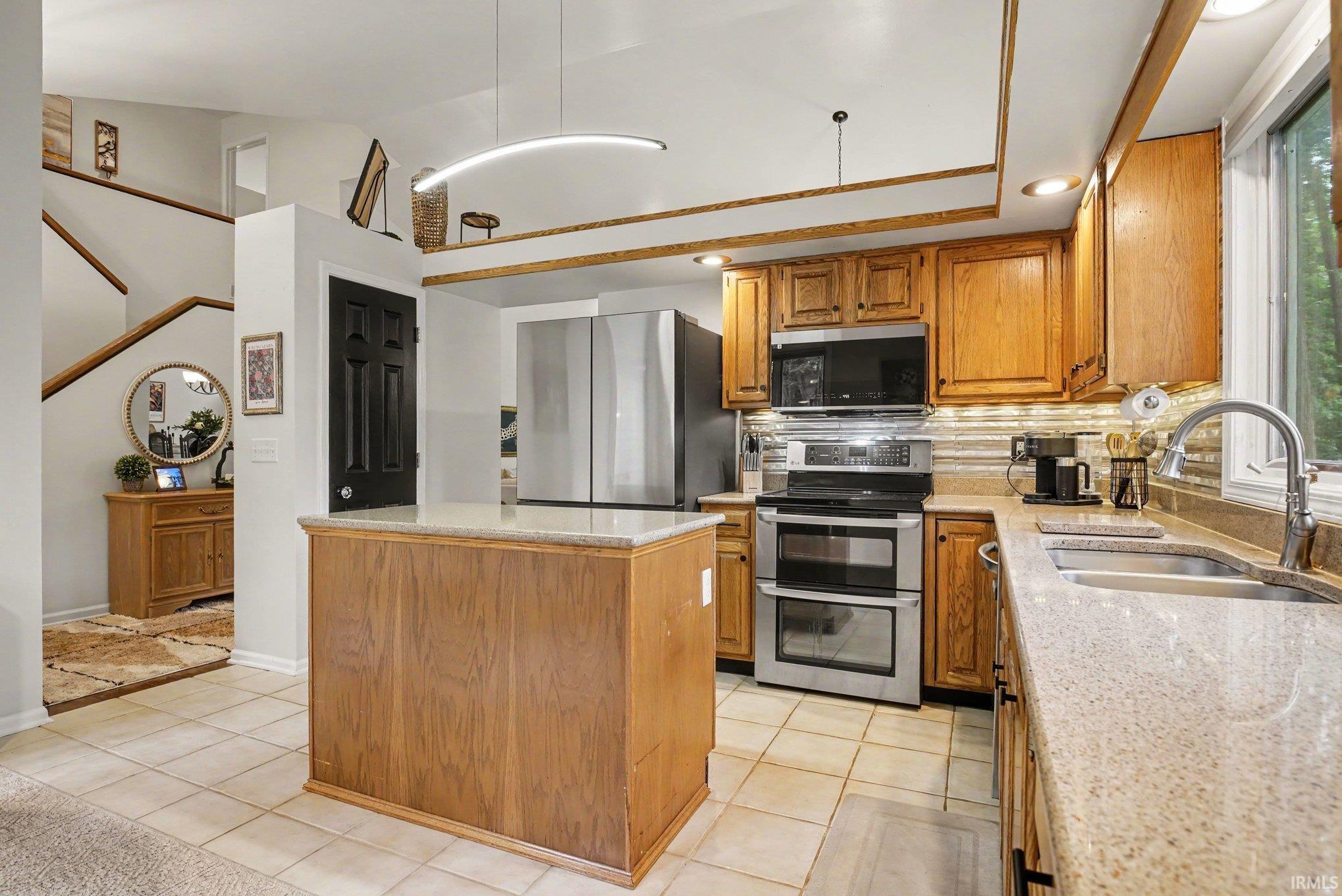 17991 Sable Ridge Drive South Bend, IN 46635 - Photo 6 of 28