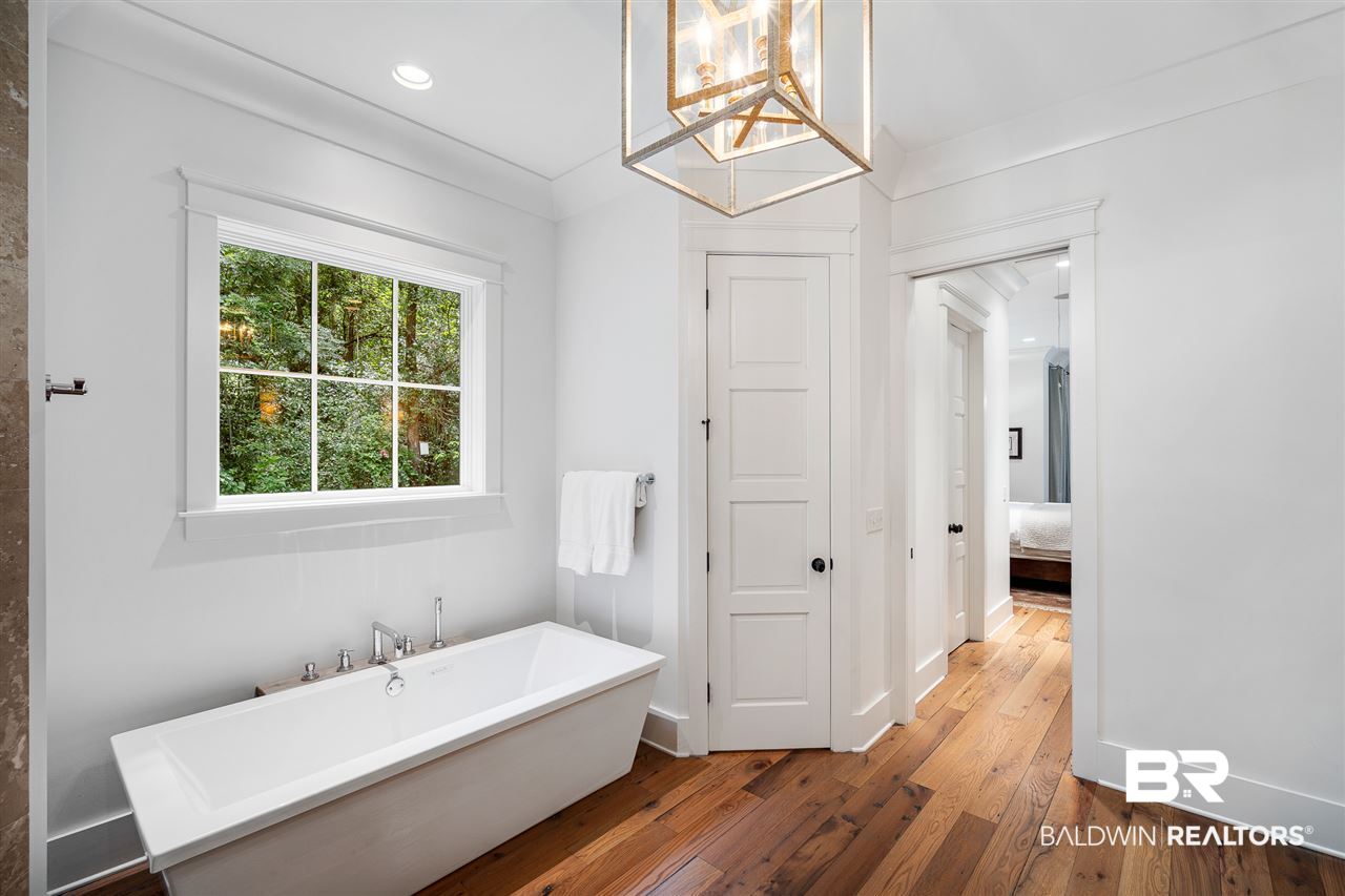 108 Alsway Court Fairhope, AL 36532 - Photo 17 of 48 Master Bathroom
