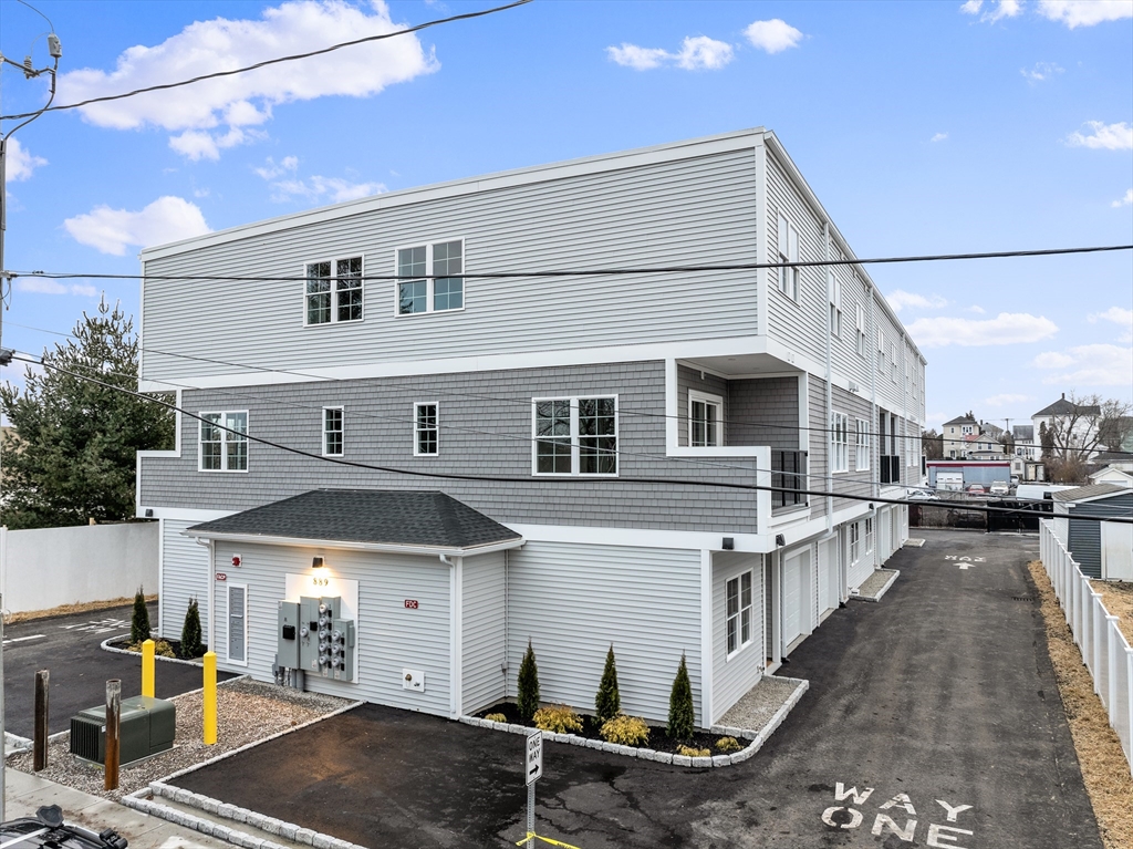 889-895 Grinnell Street, Unit 2 Fall River, MA 02721 - Photo 2 of 35