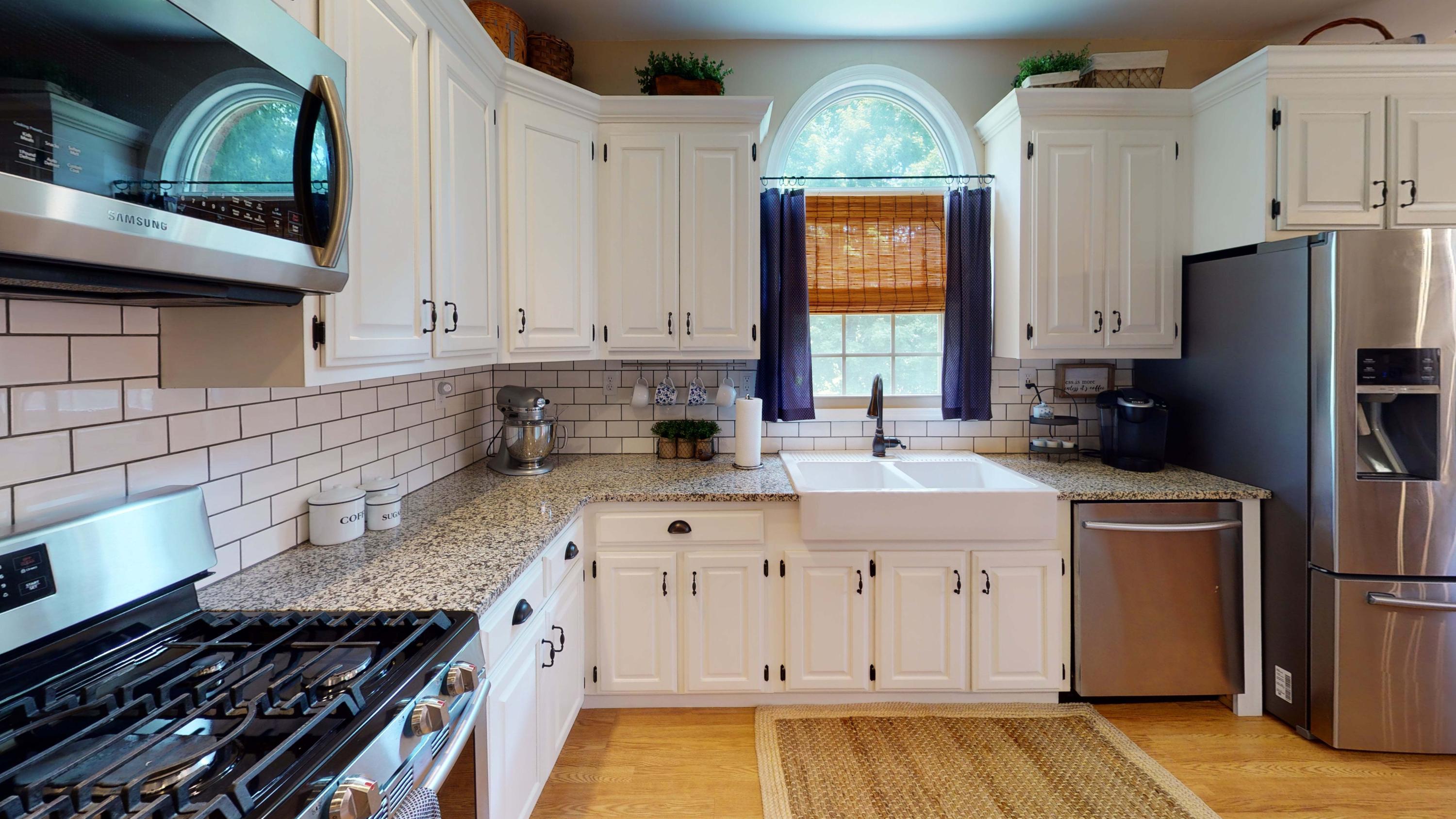 359 Panther Springs Road Morristown, TN 37814 - Photo 12 of 33 BB8TZnL1rBN-Kitchen