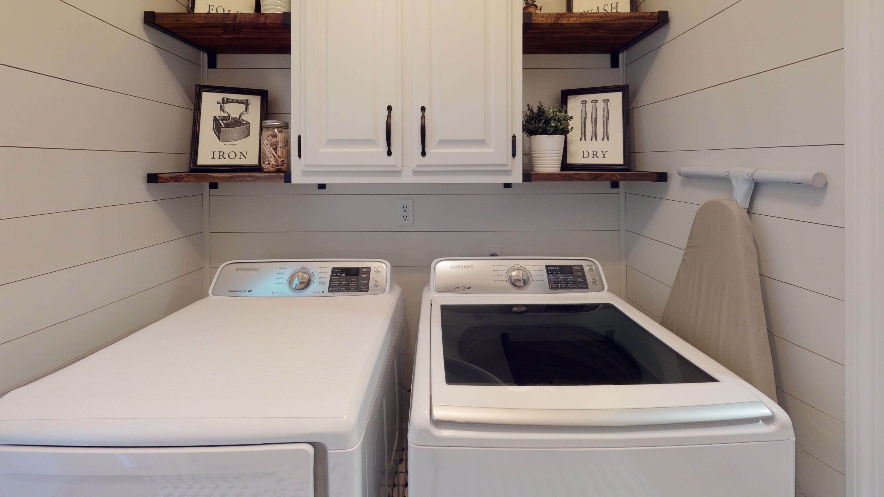 359 Panther Springs Road Morristown, TN 37814 - Photo 17 of 33 1epxB2brPDw-Laundry