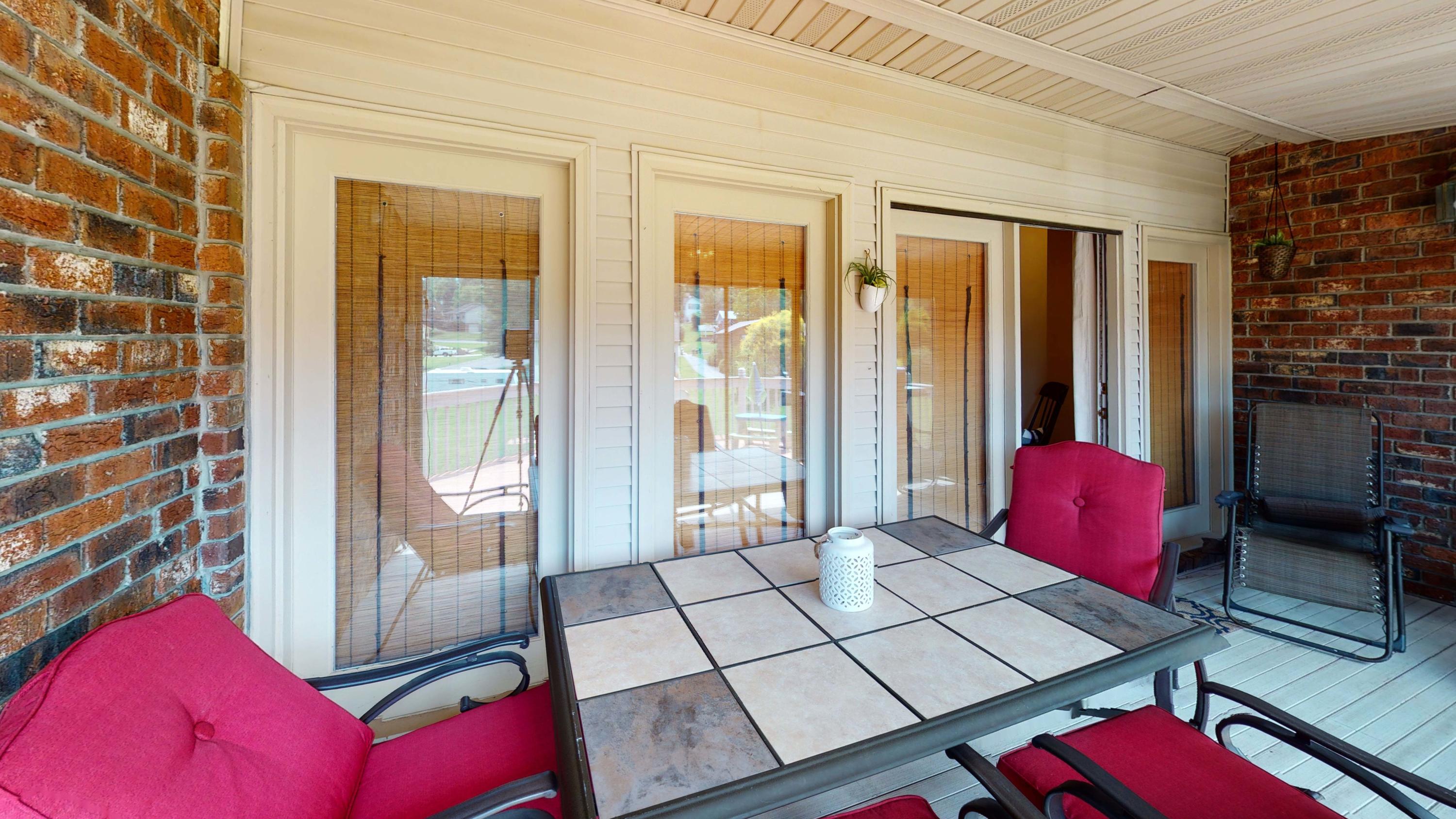 359 Panther Springs Road Morristown, TN 37814 - Photo 24 of 33 EMNWfzRrRzp-Living_Room