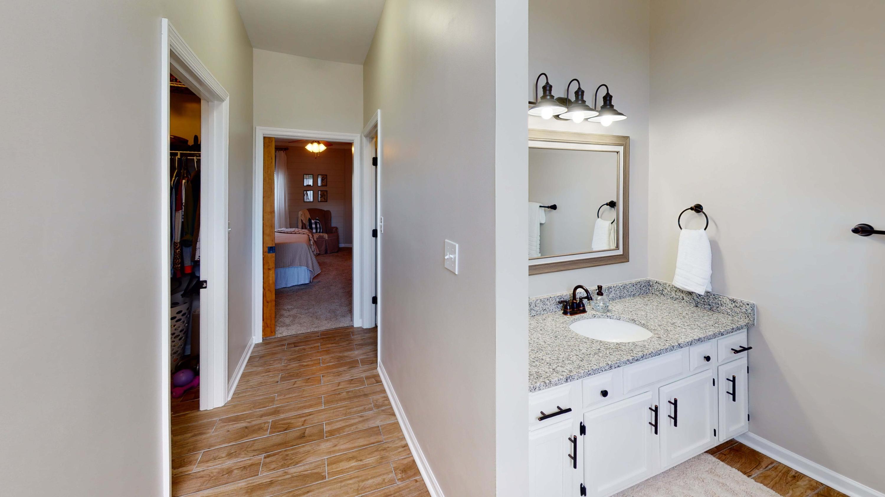 359 Panther Springs Road Morristown, TN 37814 - Photo 25 of 33 8ix3JvYDvsA-Bathroom