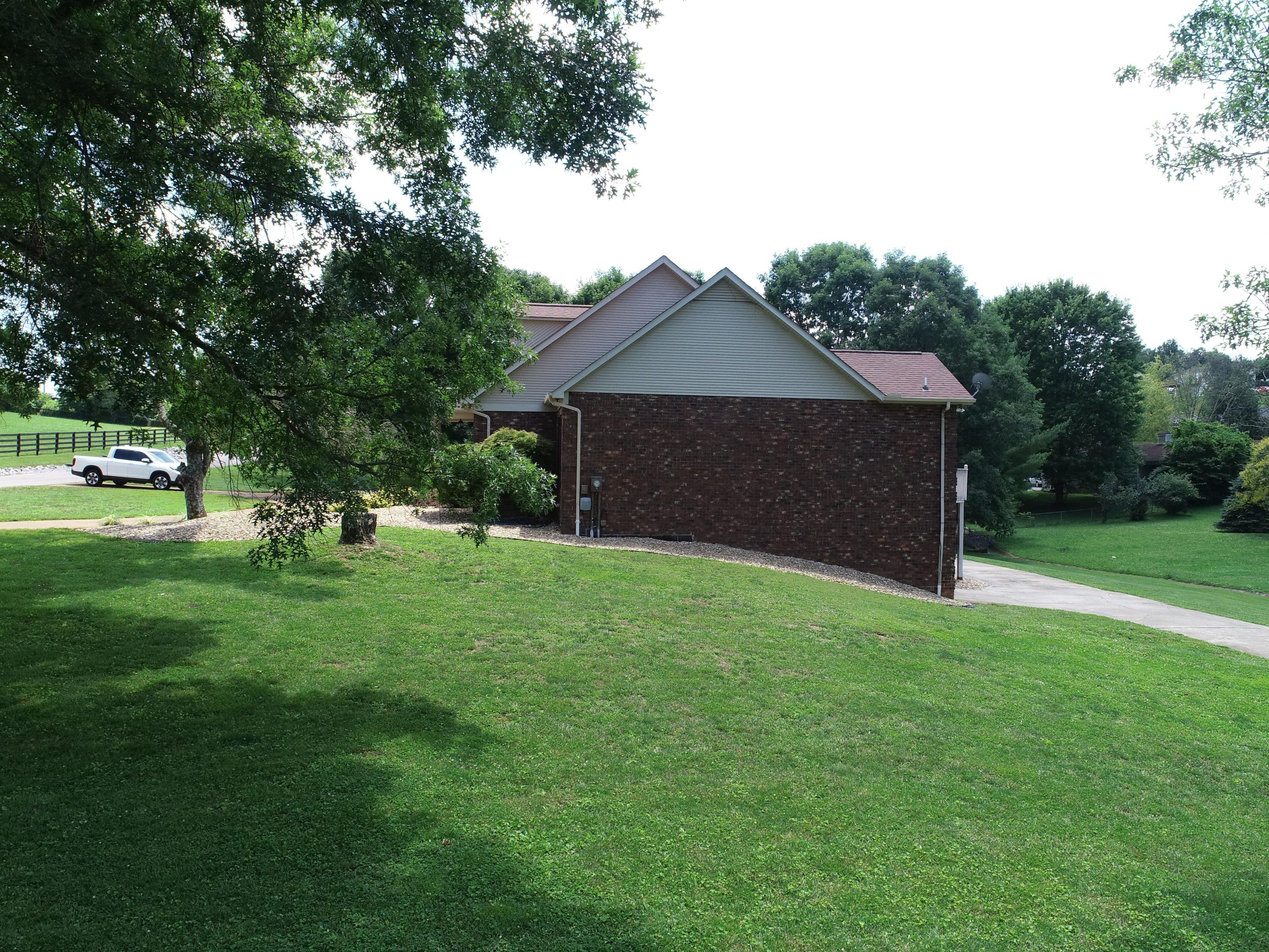 359 Panther Springs Road Morristown, TN 37814 - Photo 4 of 33 GJ9ZGHlg