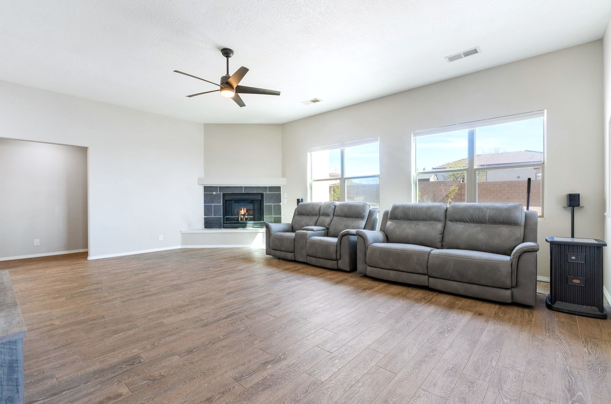200 Aldaba Circle Northeast Rio Rancho, NM 87124 - Photo 5 of 39