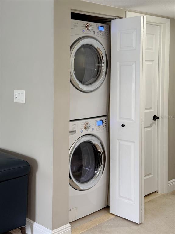 559 Fairways Circle Ocala, FL 34472 - Photo 12 of 29 a utility room with dryer and washer
