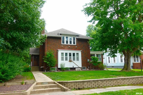 $199,900 | 1369 North Prairie Street, Galesburg, IL 61401