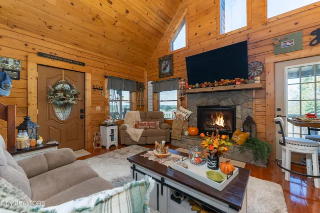 $459,900 | 176 Humingbird Lane, Sharps Chapel, TN 37866