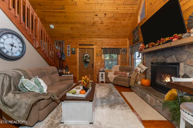 $459,900 | 176 Humingbird Lane, Sharps Chapel, TN 37866