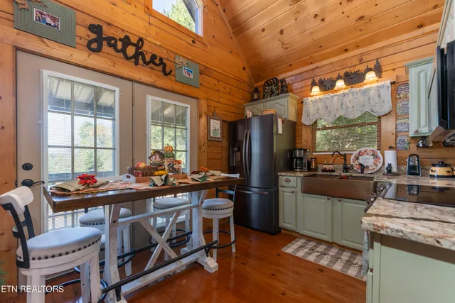 $459,900 | 176 Humingbird Lane, Sharps Chapel, TN 37866