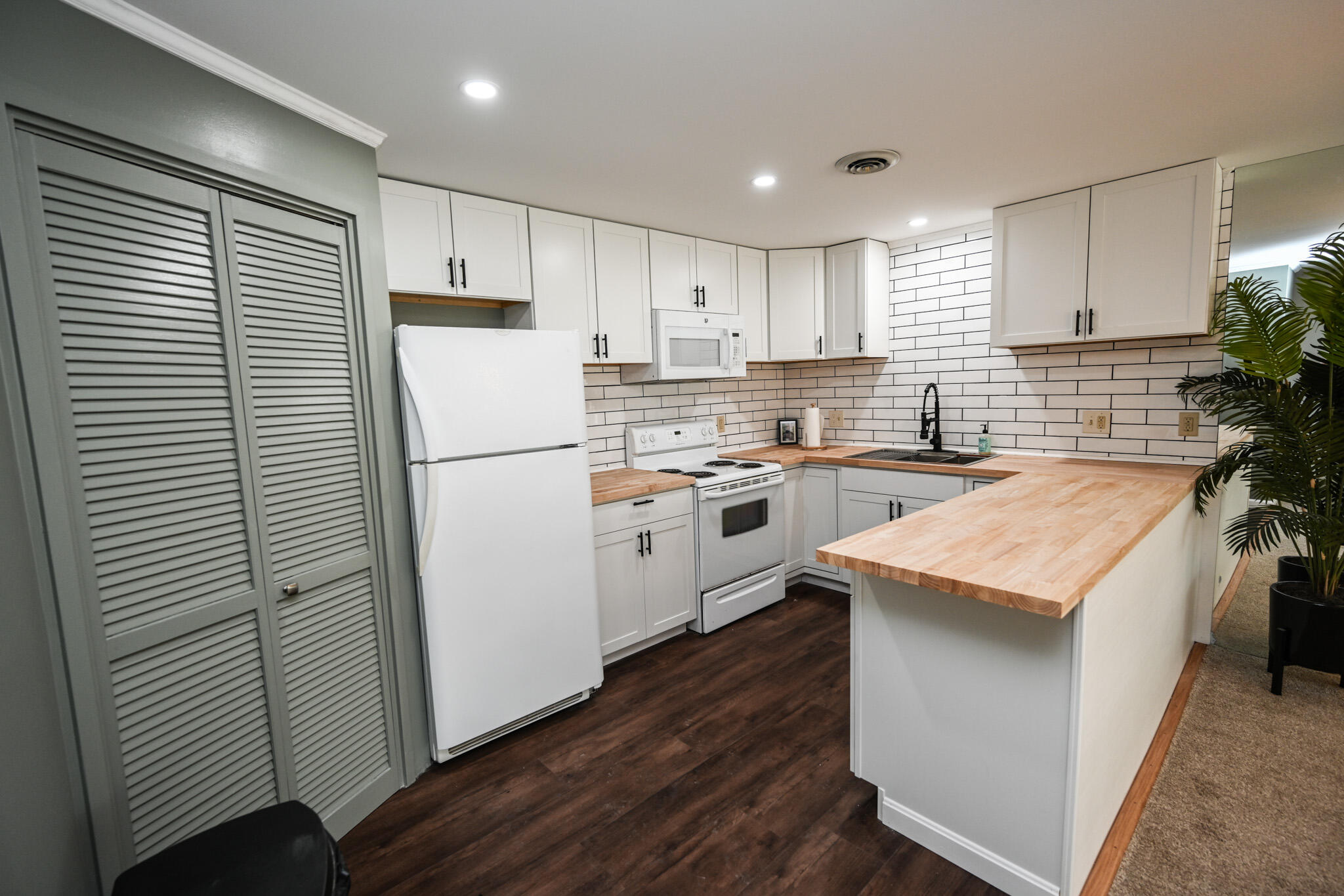 112 Franklin Street, Unit C6 Bangor, ME 04401 - Photo 9 of 21 Kitchen