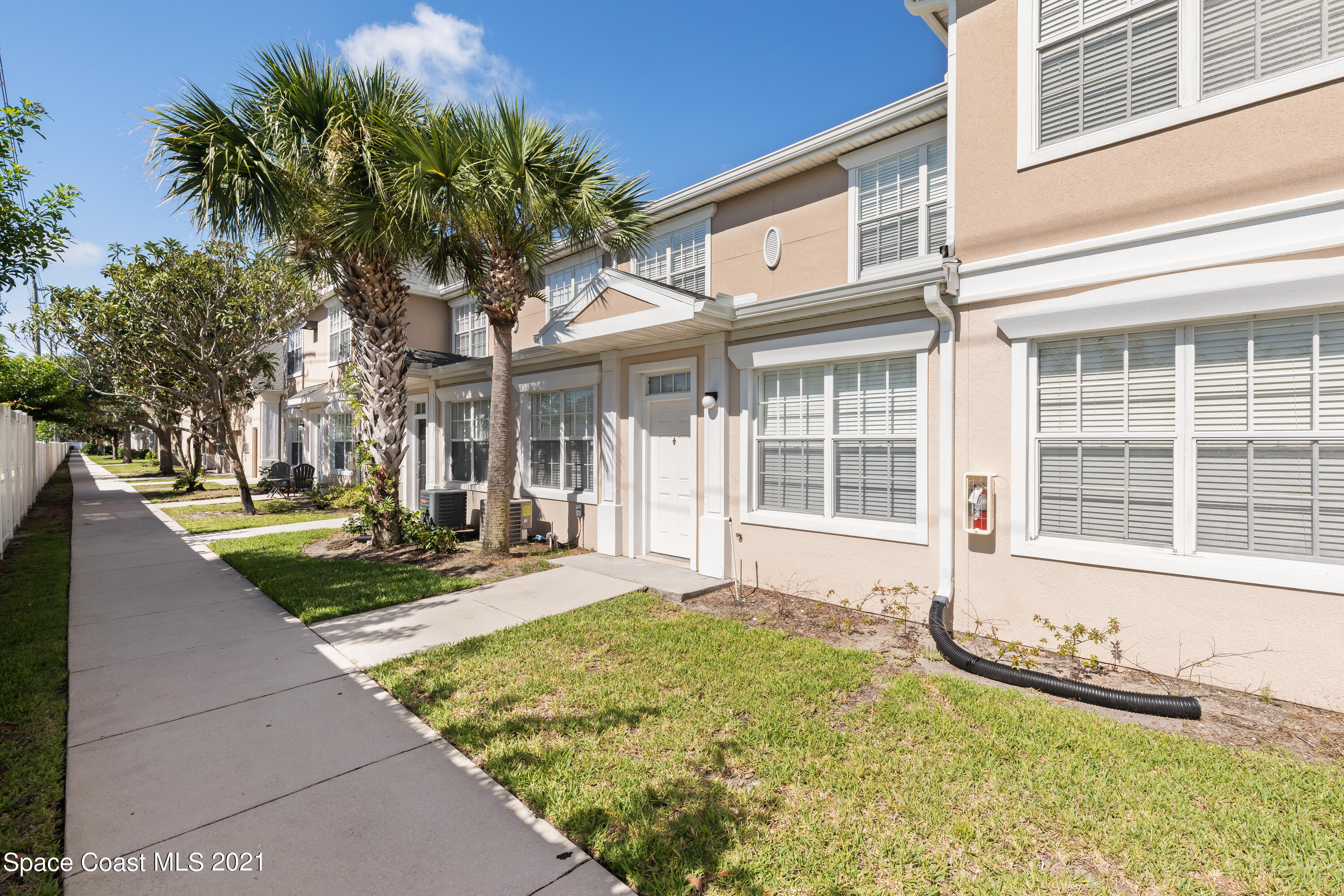 105 Turpial Way, Unit 102 Melbourne, FL 32901 - Photo 1 of 14 B390F11C-F10C-4F73-A516-890393289DD2