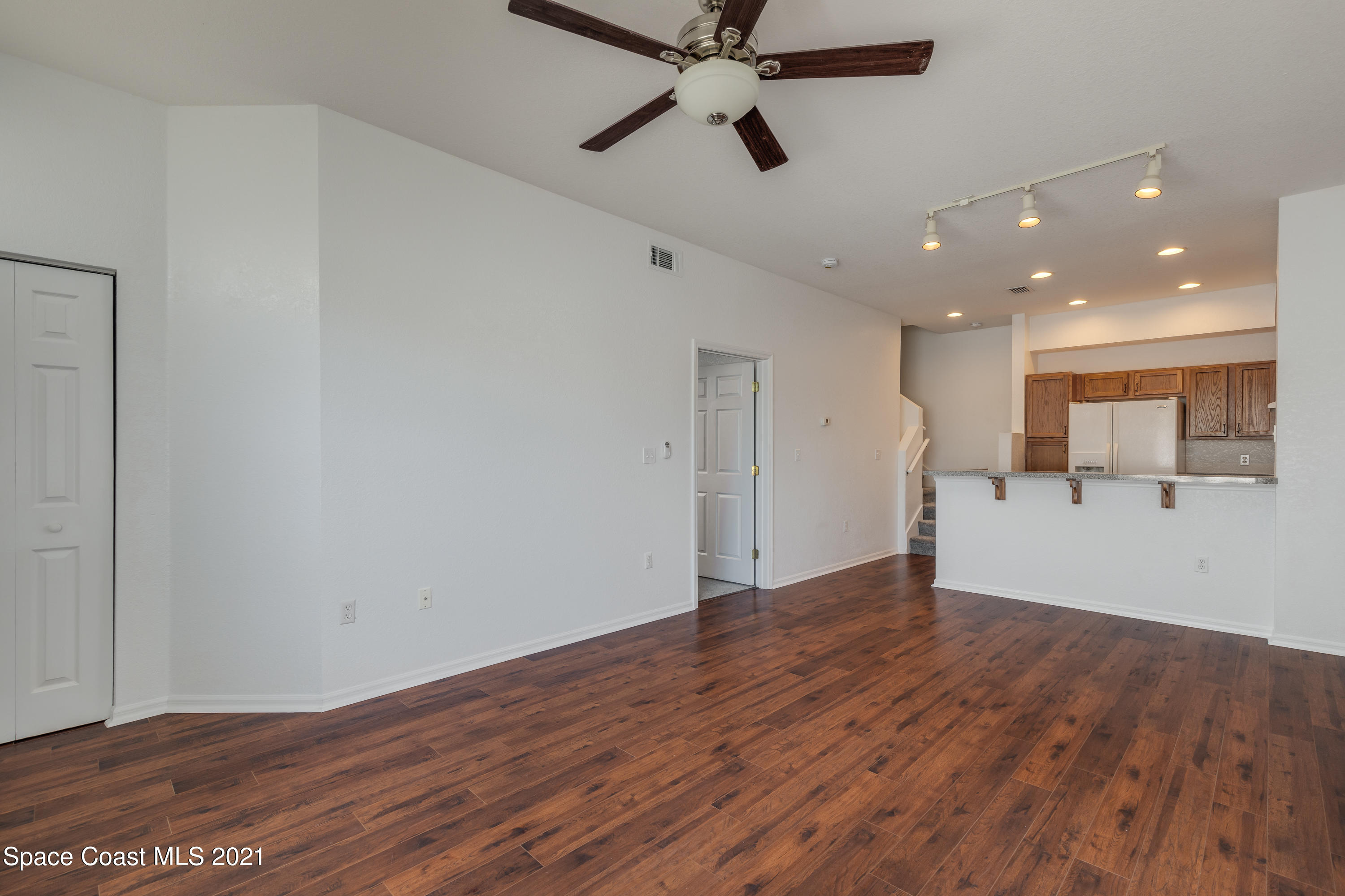 105 Turpial Way, Unit 102 Melbourne, FL 32901 - Photo 2 of 14 73E594EC-8DB3-403D-AC76-75AEF3BE2A8C