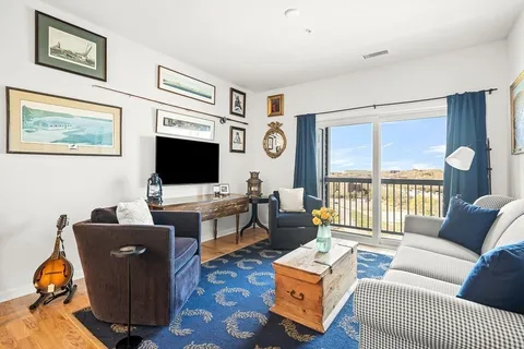 $625,000 | 2 Stratton Drive, Unit 307, Woburn, MA 01801
