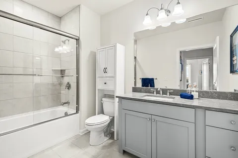 $625,000 | 2 Stratton Drive, Unit 307, Woburn, MA 01801