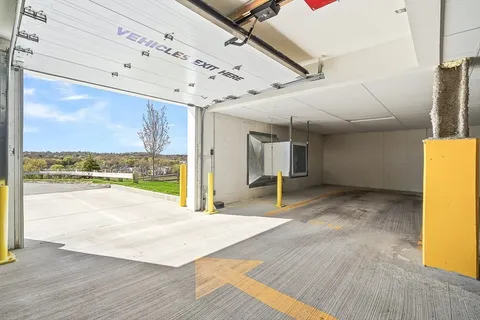 $625,000 | 2 Stratton Drive, Unit 307, Woburn, MA 01801