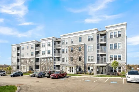 $625,000 | 2 Stratton Drive, Unit 307, Woburn, MA 01801