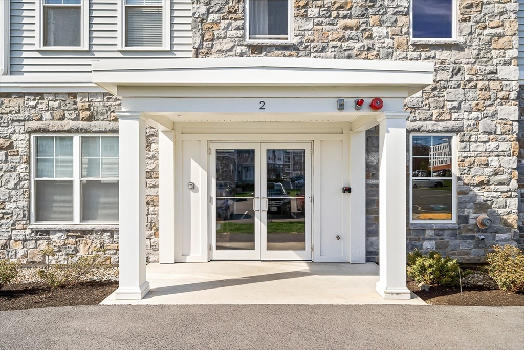 2 Stratton Drive, Unit 307 Woburn, MA 01801 - Photo 3 of 21