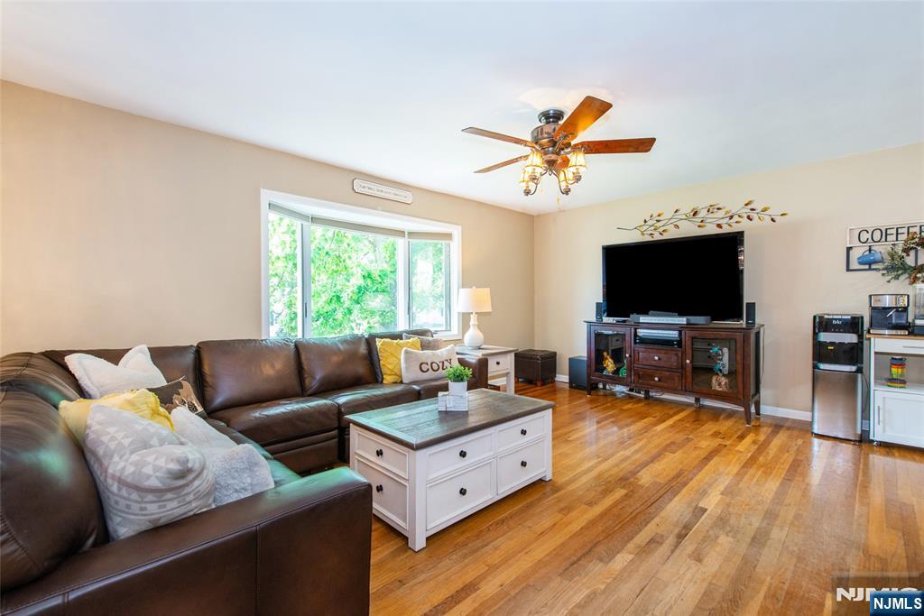 42 Summit Road Oak Ridge, NJ 07438 - Photo 5 of 39