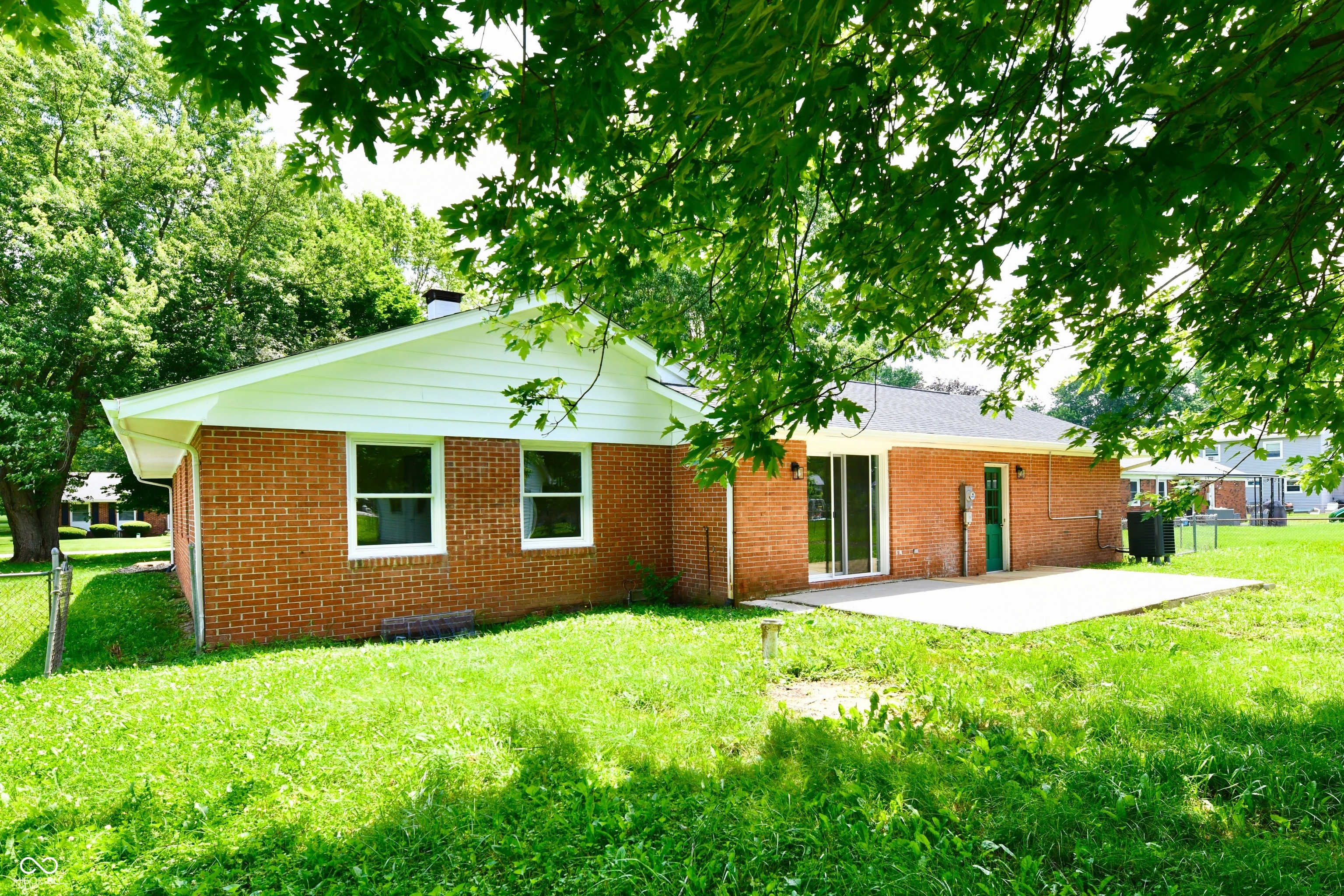 1005 Cardinal Way Anderson, IN 46011 - Photo 2 of 32