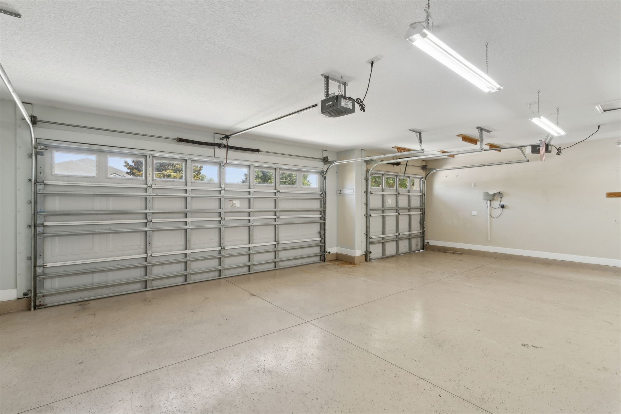 33146 Prairie Parke Place Fernandina Beach, FL 32034 - Photo 22 of 28 a view of a garage