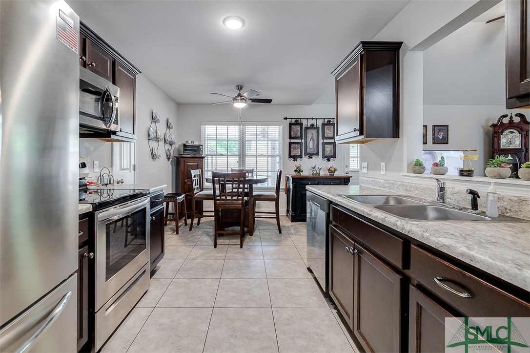 215 Crape Myrtle Court Springfield, GA 31329 - Photo 11 of 27