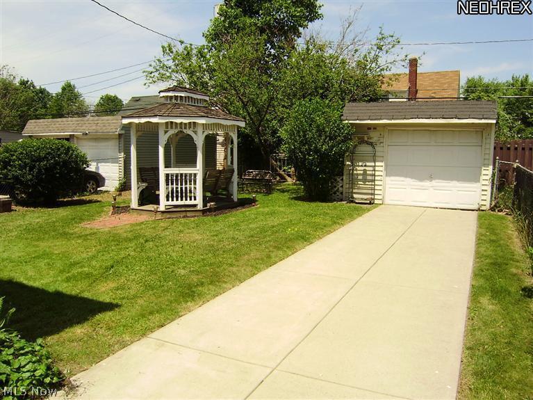 2408 Ralph Avenue Cleveland, OH 44109 - Photo 7 of 19 Gallery Image 7