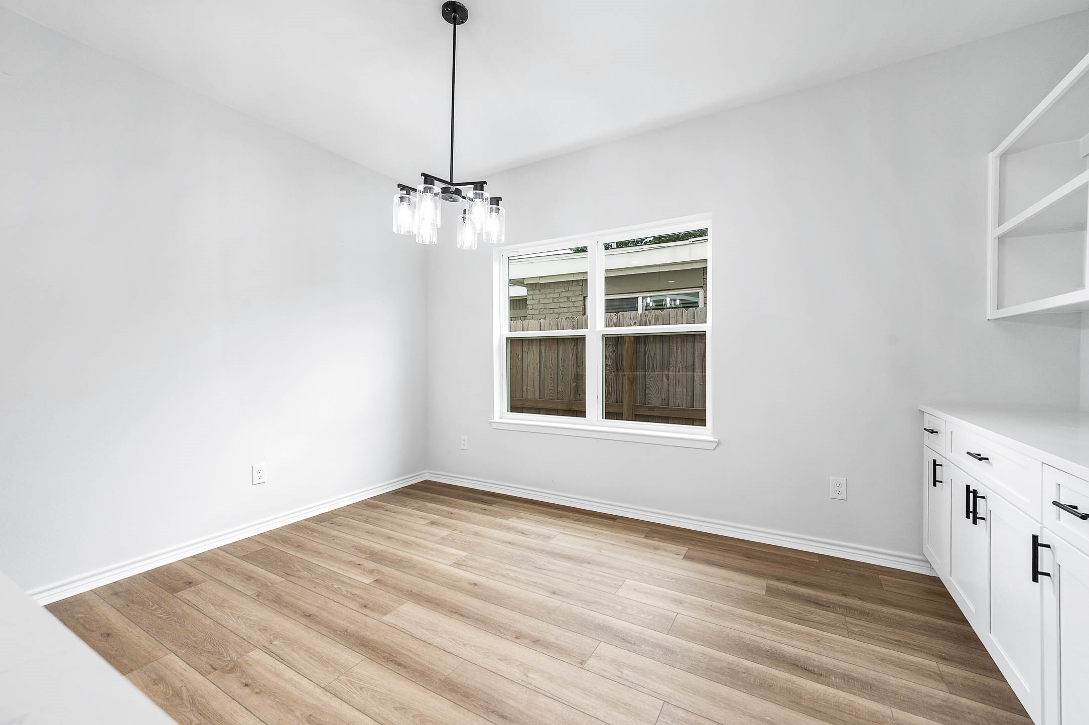 783 Fortune Street, Unit B Houston, TX 77088 - Photo 14 of 34 Dining