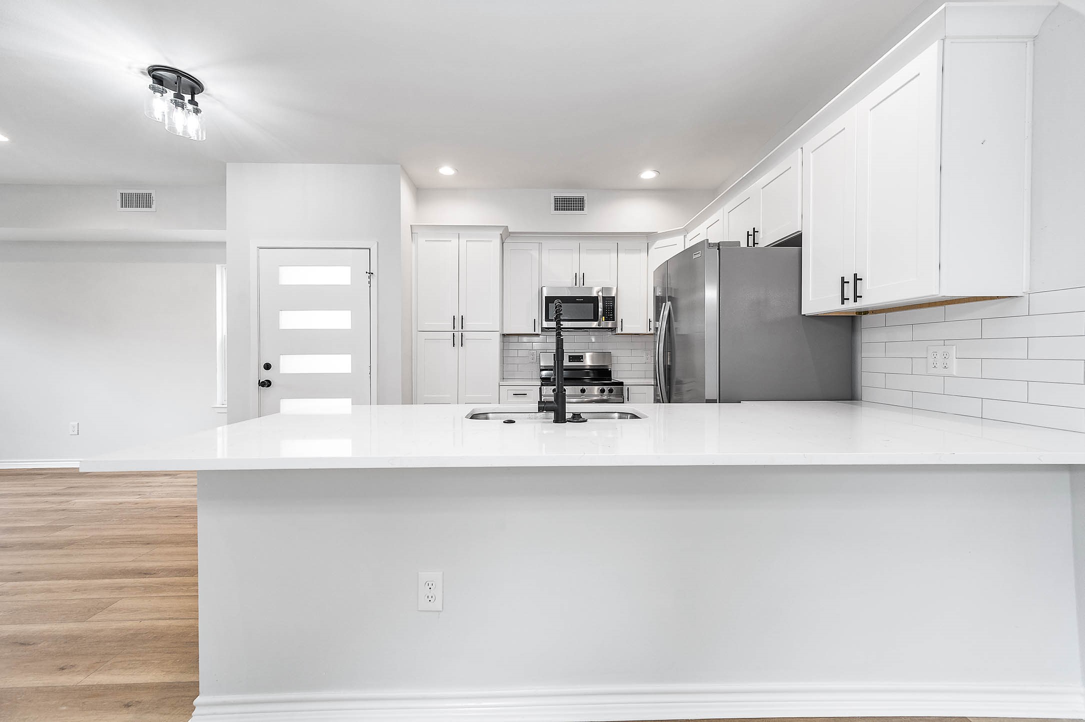 783 Fortune Street, Unit B Houston, TX 77088 - Photo 16 of 34 Breakfast Bar