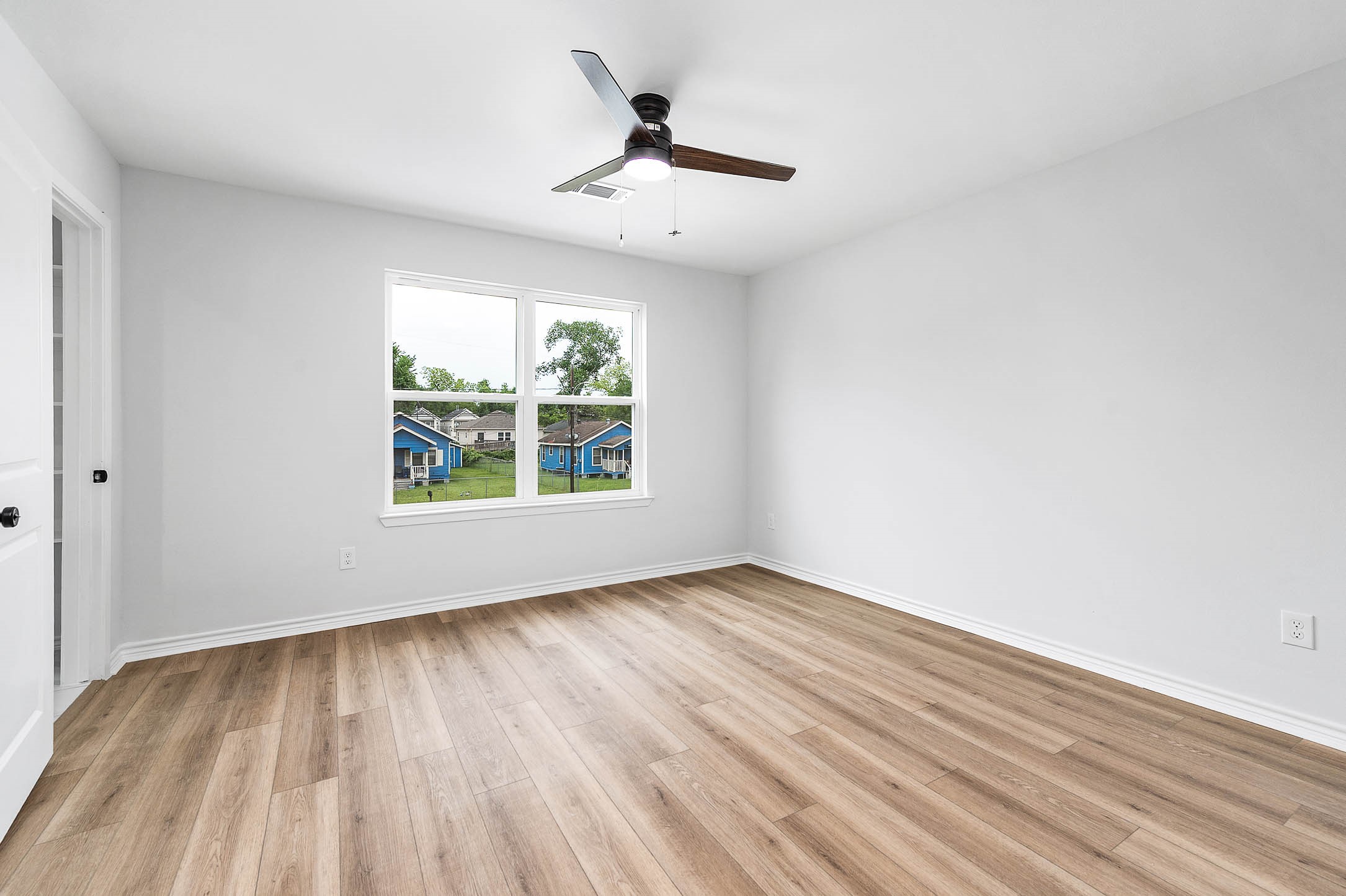 783 Fortune Street, Unit B Houston, TX 77088 - Photo 20 of 34 Primary Bedroom