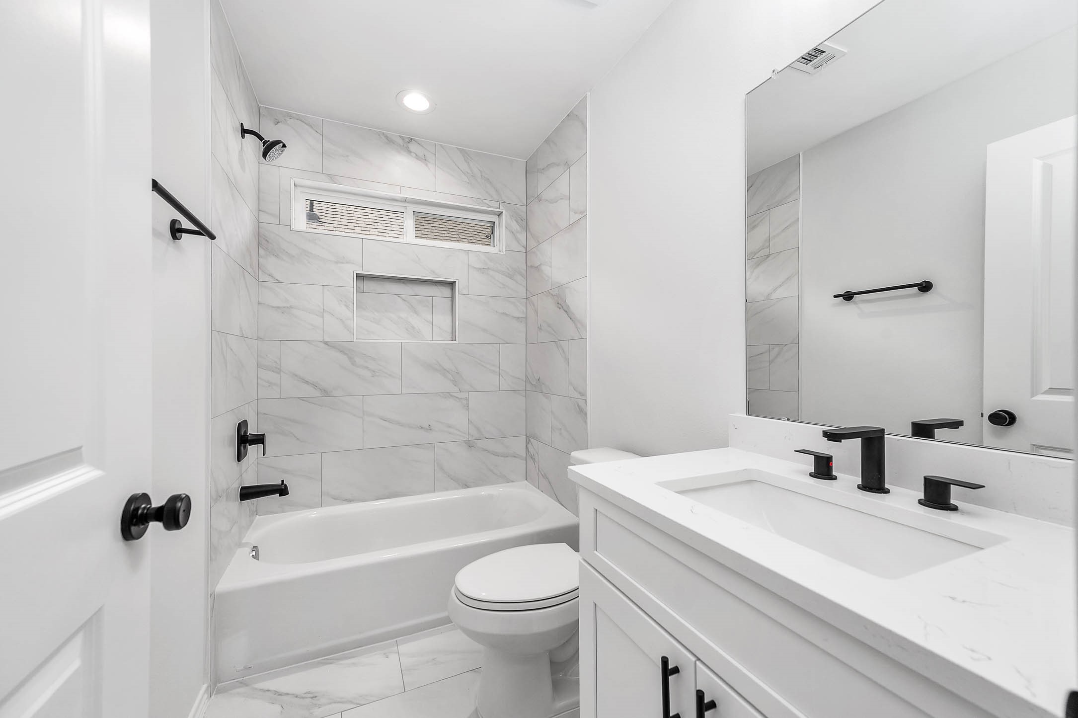 783 Fortune Street, Unit B Houston, TX 77088 - Photo 27 of 34 Hall Bath
