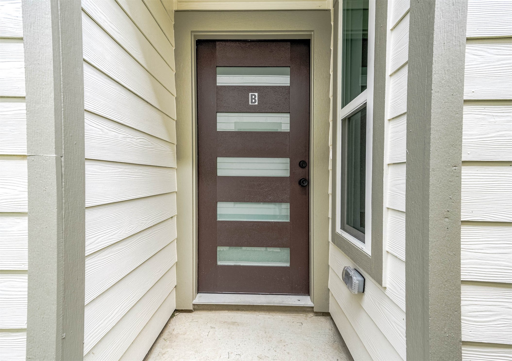 783 Fortune Street, Unit B Houston, TX 77088 - Photo 31 of 34 Main Entrance