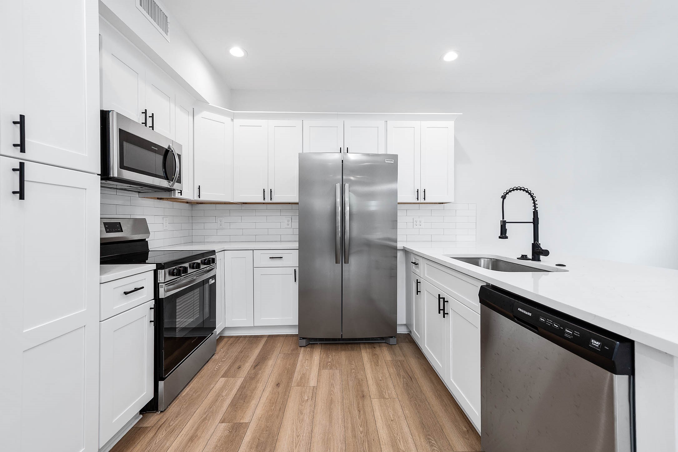 783 Fortune Street, Unit B Houston, TX 77088 - Photo 9 of 34 Kitchen