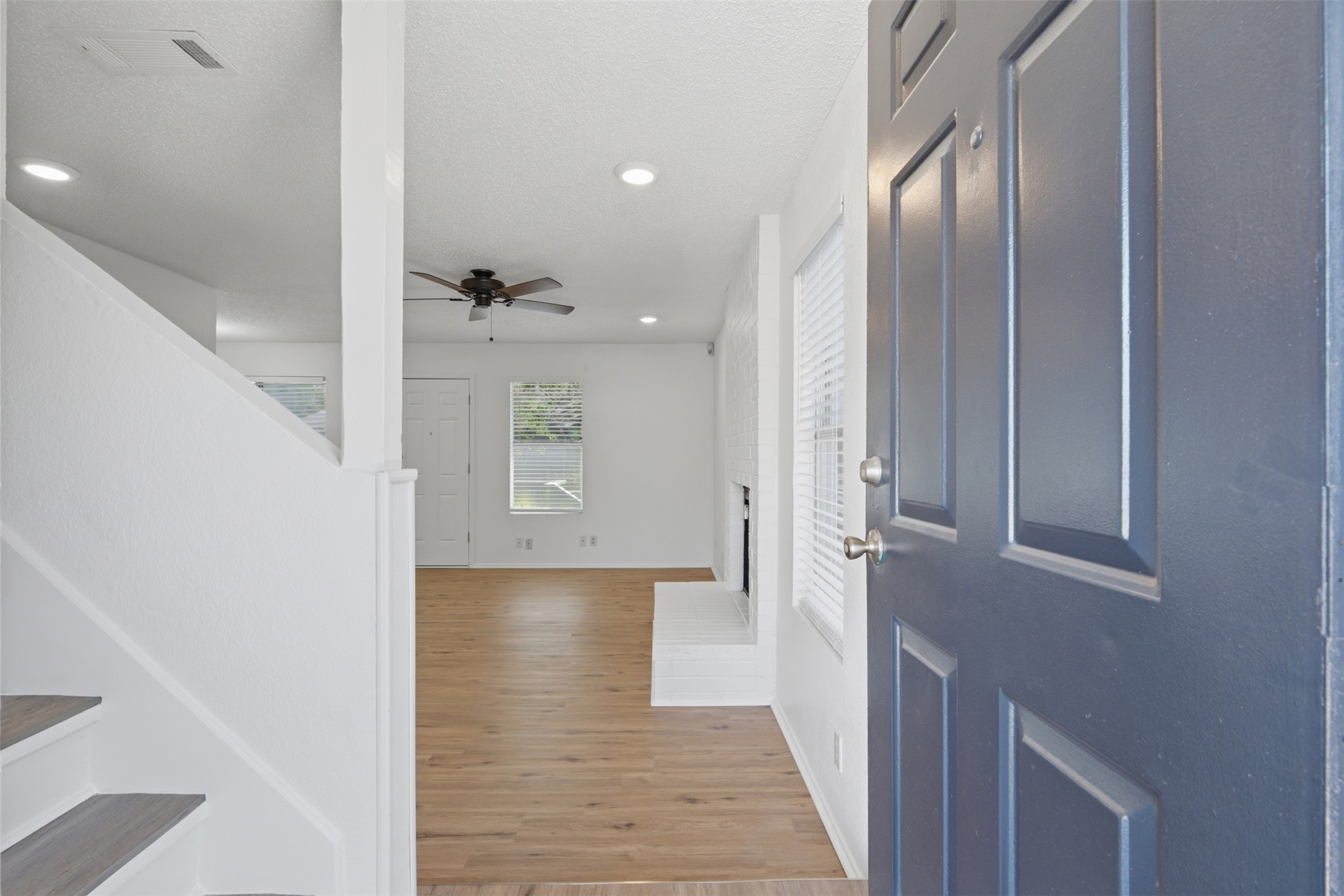 6105 Conti Court, Unit A Austin, TX 78744 - Photo 4 of 36