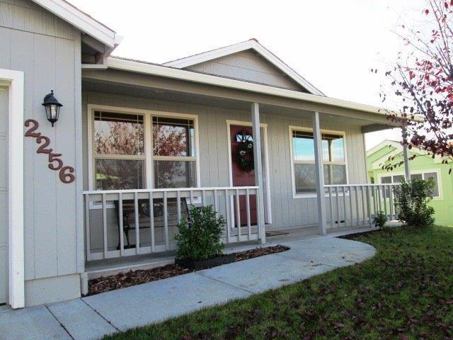 2256 Evan Way Central Point, OR 97502 - Photo 2 of 25 Additional Photo