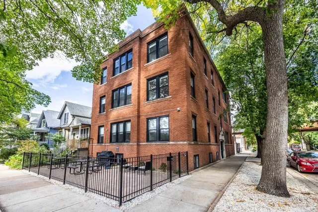$4,400 | 4638 North Hamilton Avenue, Unit 1F, Chicago, IL 60625