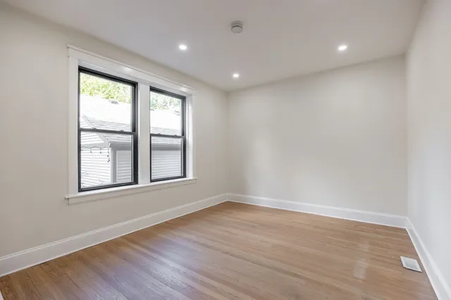 $4,400 | 4638 North Hamilton Avenue, Unit 1F, Chicago, IL 60625