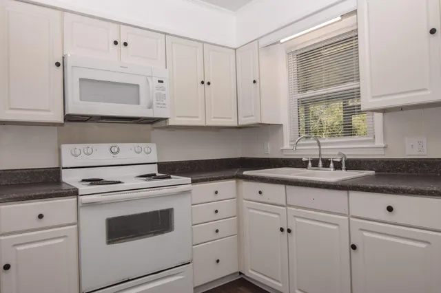 $1,795 | 403 Tulip Street, Summerville, SC 29483