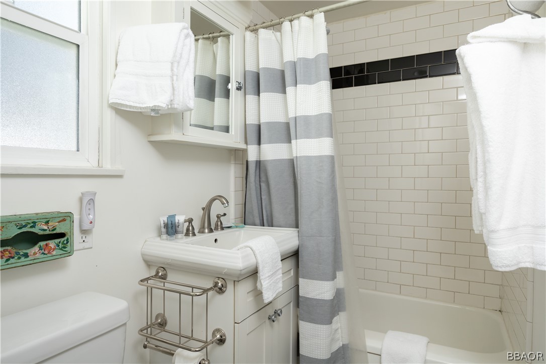 408 Conklin Road Big Bear Lake, CA 92315 - Photo 15 of 24 a bathroom with a sink toilet and shower