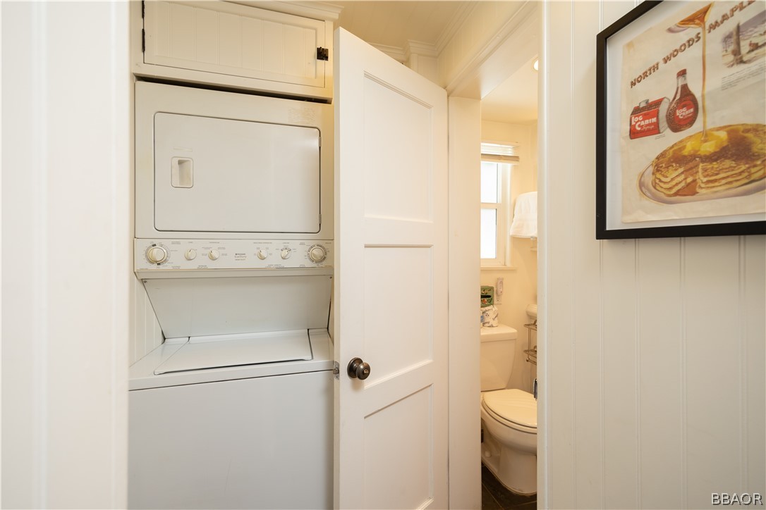 408 Conklin Road Big Bear Lake, CA 92315 - Photo 20 of 24 a bathroom with a toilet and a shower