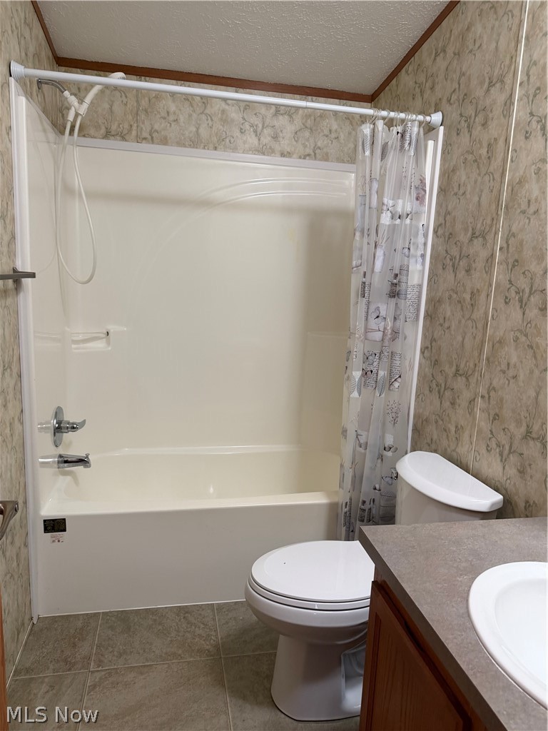 42741 Long Ridge Road Clarington, OH 43915 - Photo 33 of 47 Bathroom #2 Shower/ Tub Vanity & Toilet