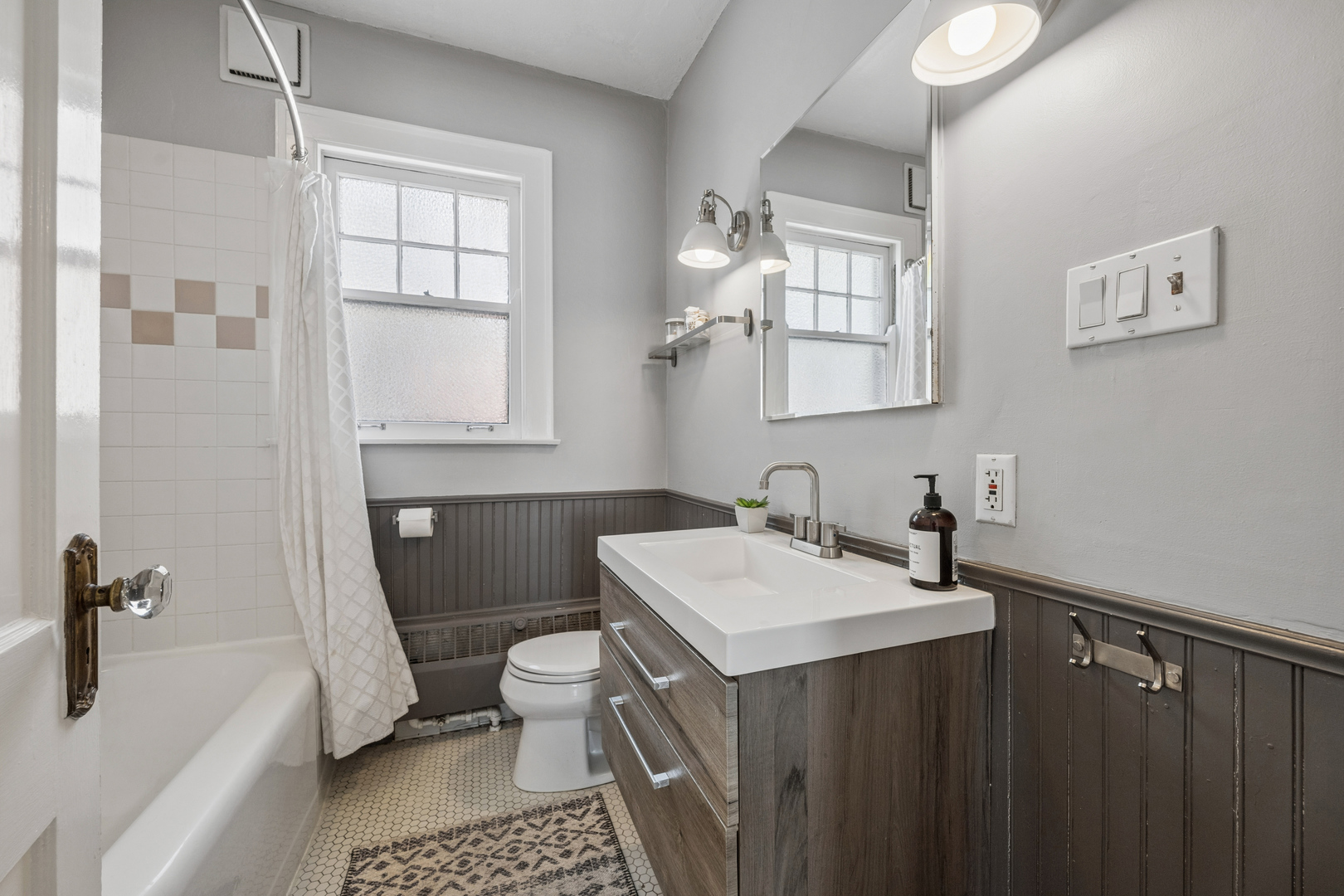 2216 Forestview Road Evanston, IL 60201 - Photo 17 of 30