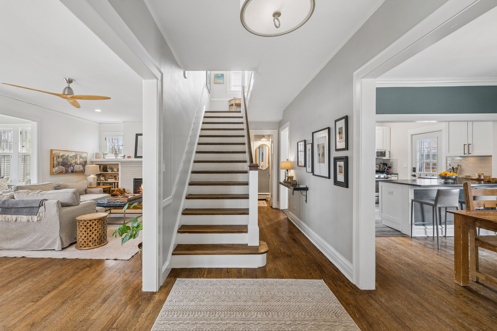 2216 Forestview Road Evanston, IL 60201 - Photo 3 of 30