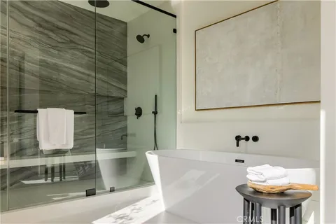 $4,750,000 | 4319 Kraft Avenue, Studio City, CA 91604