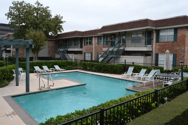 $1,250 | 845 Augusta Drive, Unit 35, Houston, TX 77057